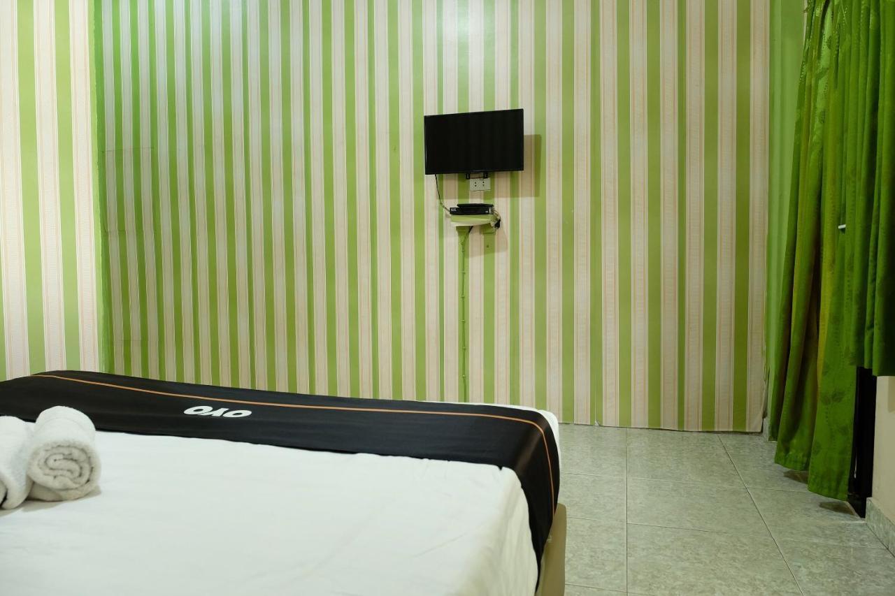 Oyo 2186 Esbe Hotel Syariah Tanjung Pandan Exterior foto