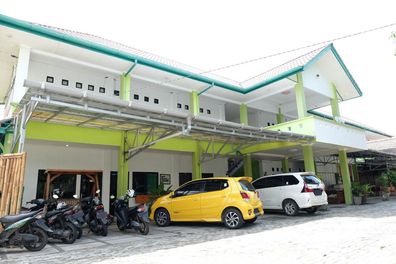 Oyo 2186 Esbe Hotel Syariah Tanjung Pandan Exterior foto