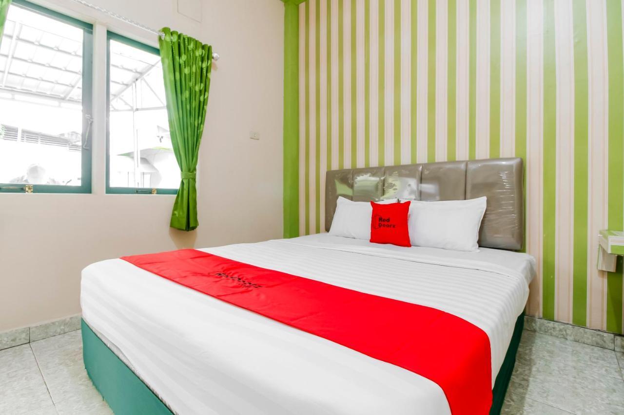 Oyo 2186 Esbe Hotel Syariah Tanjung Pandan Exterior foto