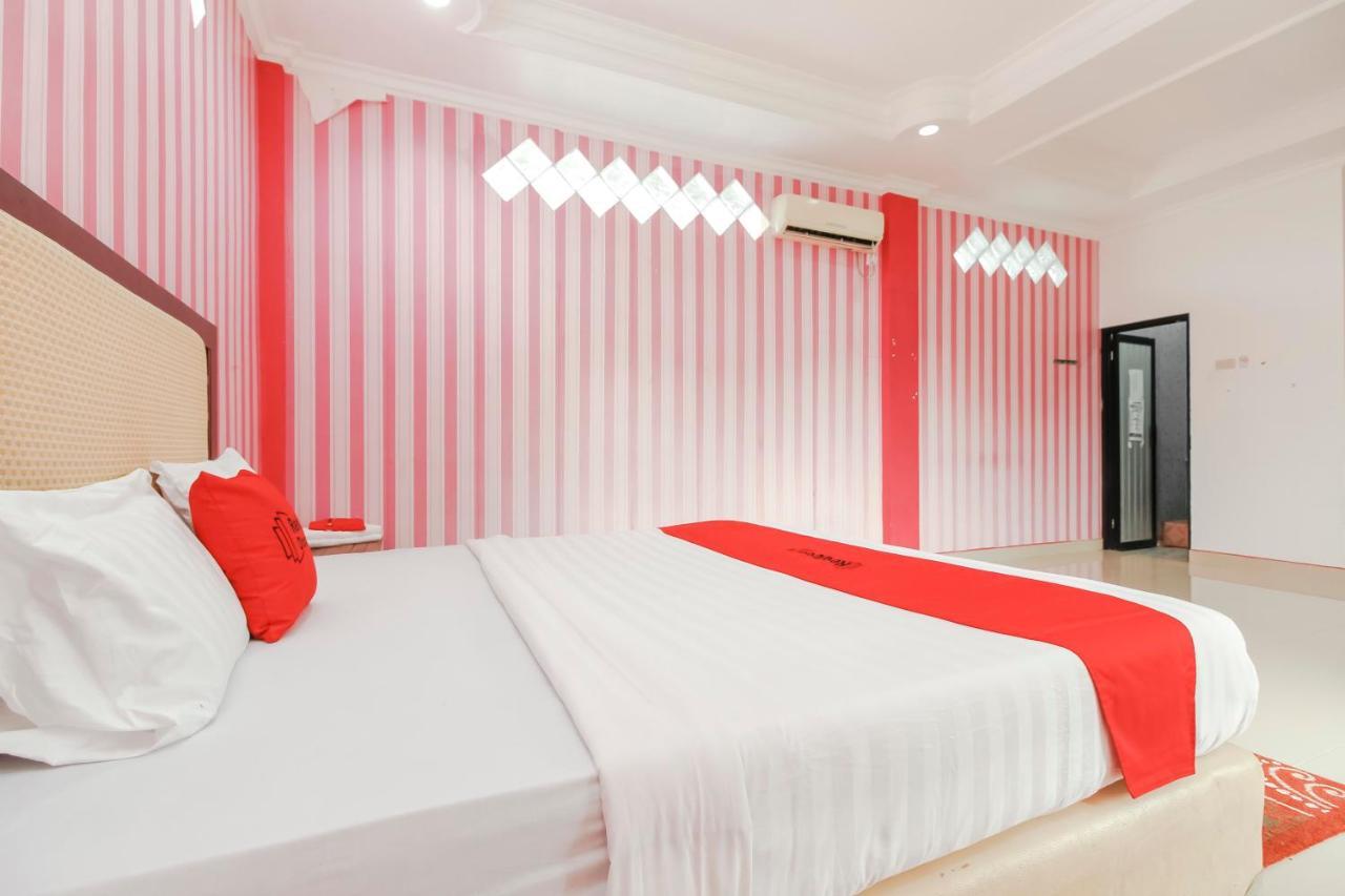 Oyo 2186 Esbe Hotel Syariah Tanjung Pandan Exterior foto