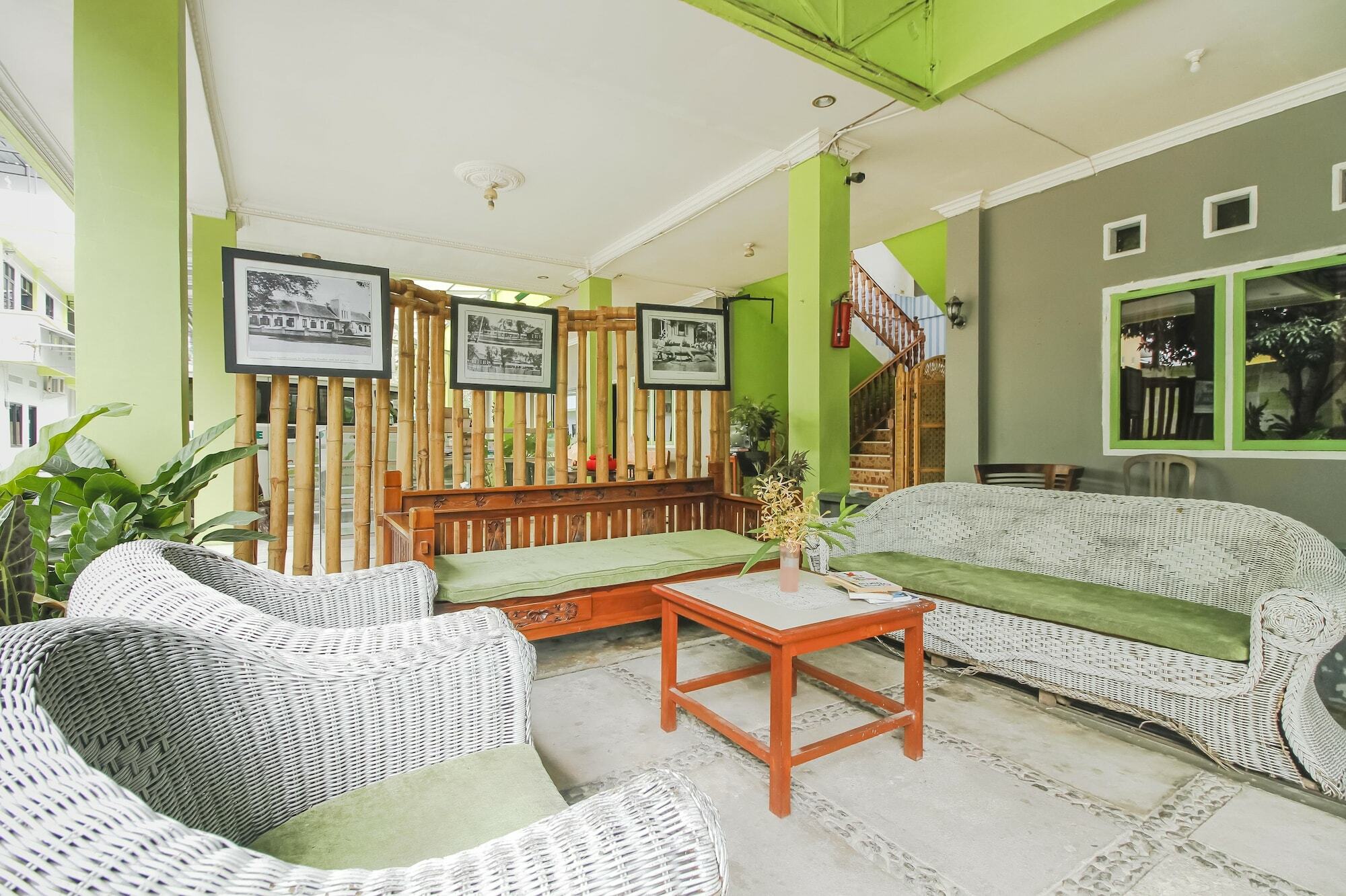 Oyo 2186 Esbe Hotel Syariah Tanjung Pandan Exterior foto
