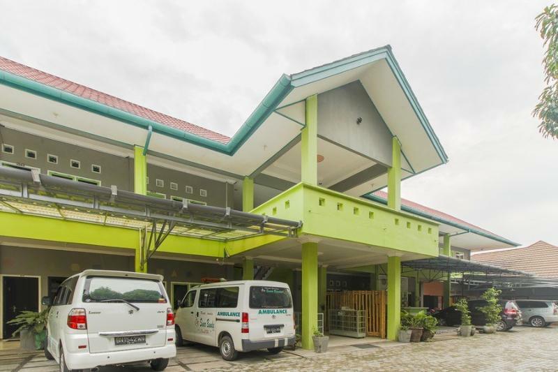 Oyo 2186 Esbe Hotel Syariah Tanjung Pandan Exterior foto
