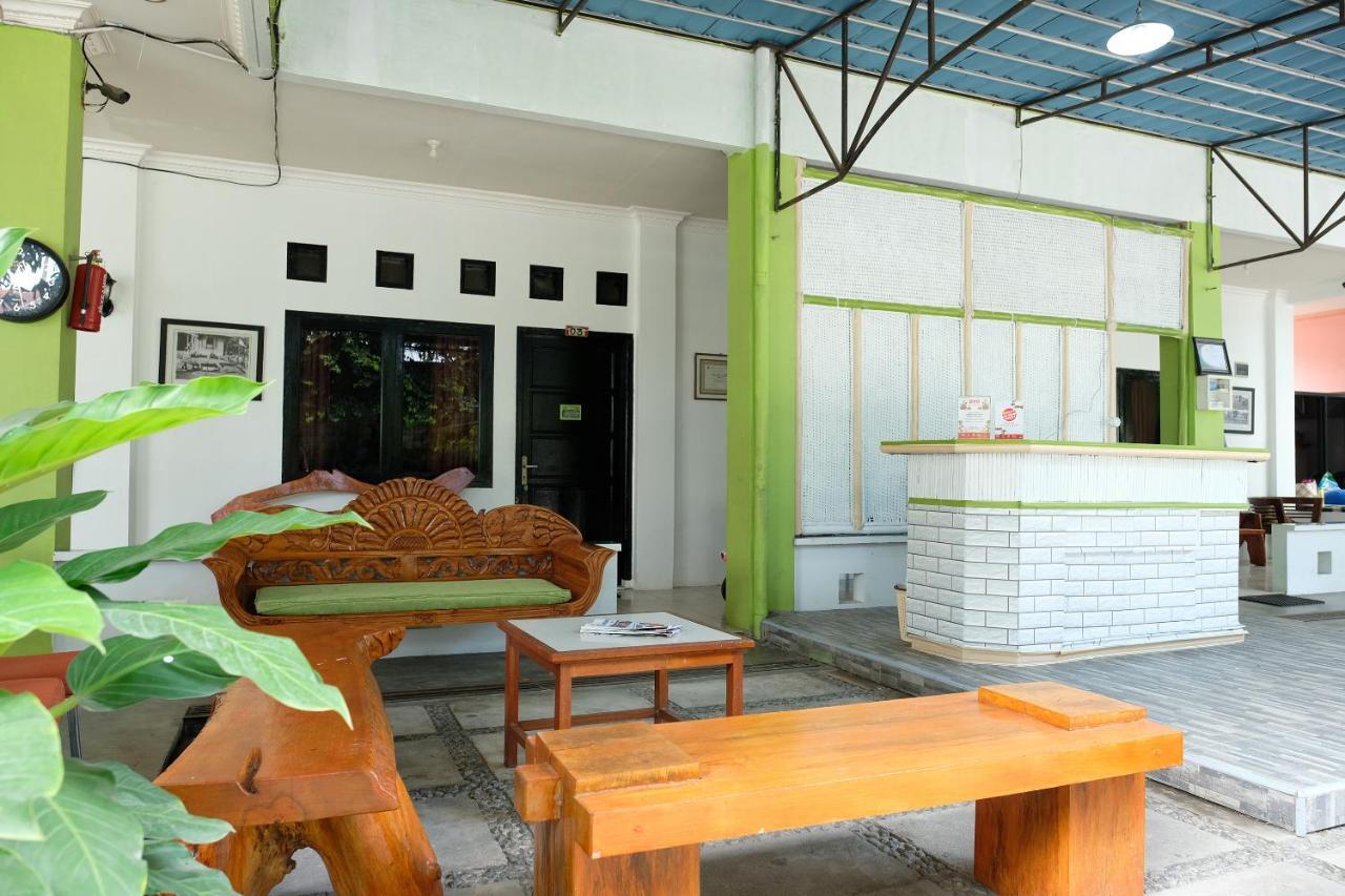 Oyo 2186 Esbe Hotel Syariah Tanjung Pandan Exterior foto
