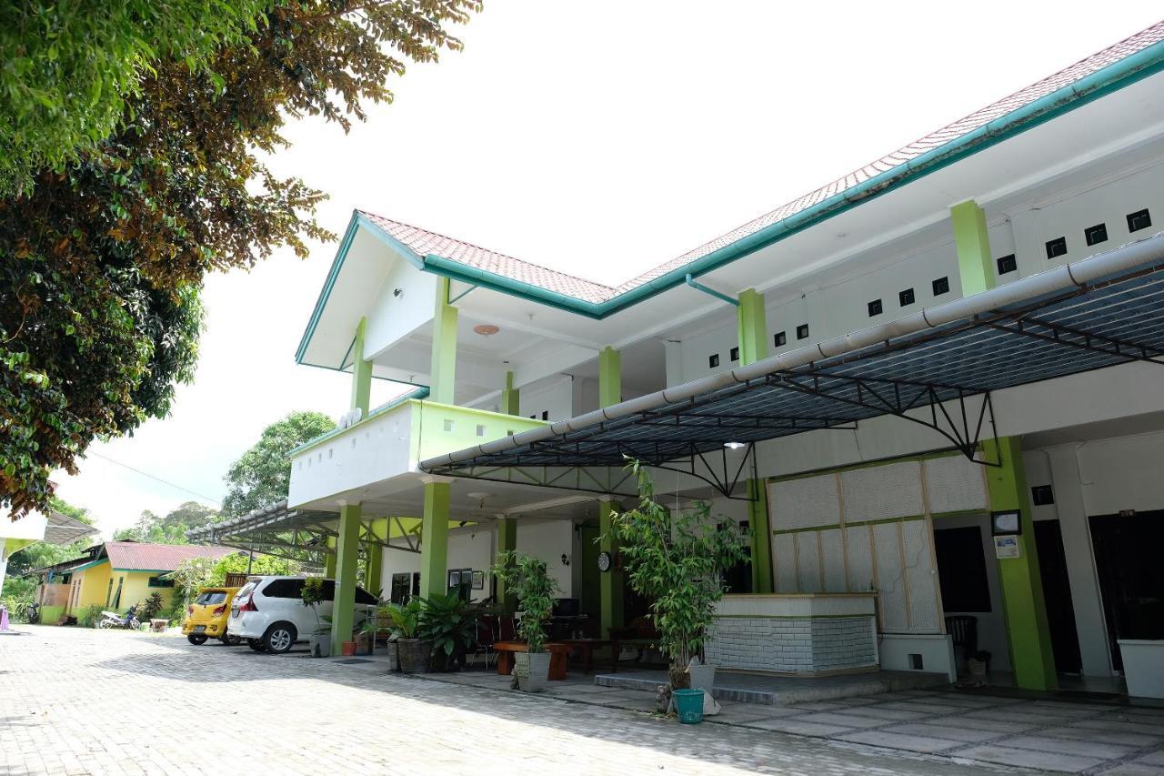 Oyo 2186 Esbe Hotel Syariah Tanjung Pandan Exterior foto