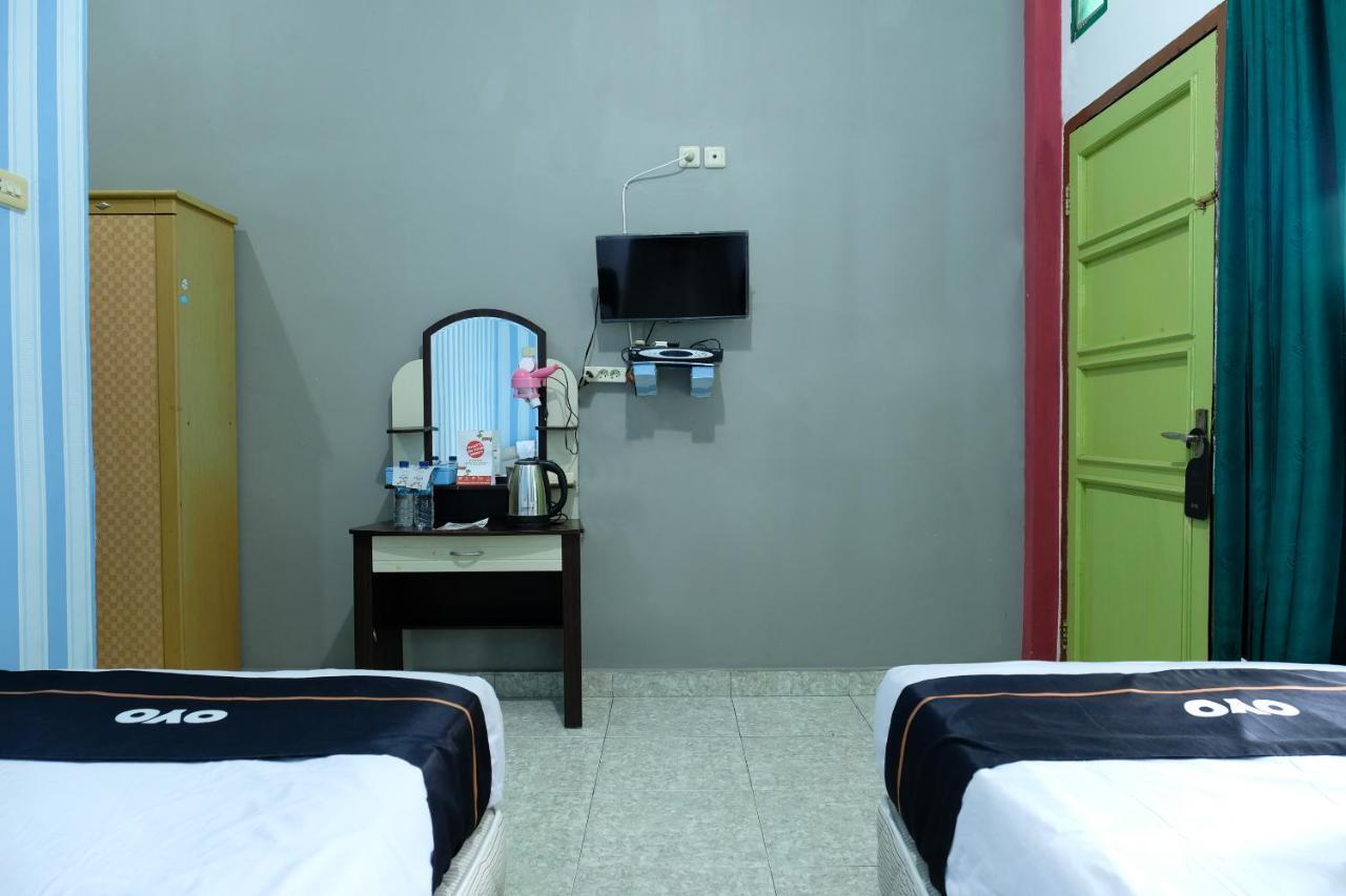 Oyo 2186 Esbe Hotel Syariah Tanjung Pandan Exterior foto