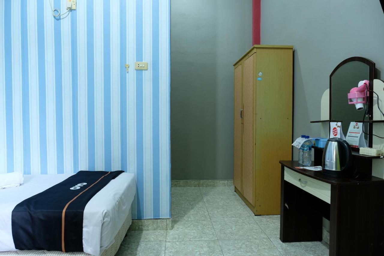 Oyo 2186 Esbe Hotel Syariah Tanjung Pandan Exterior foto