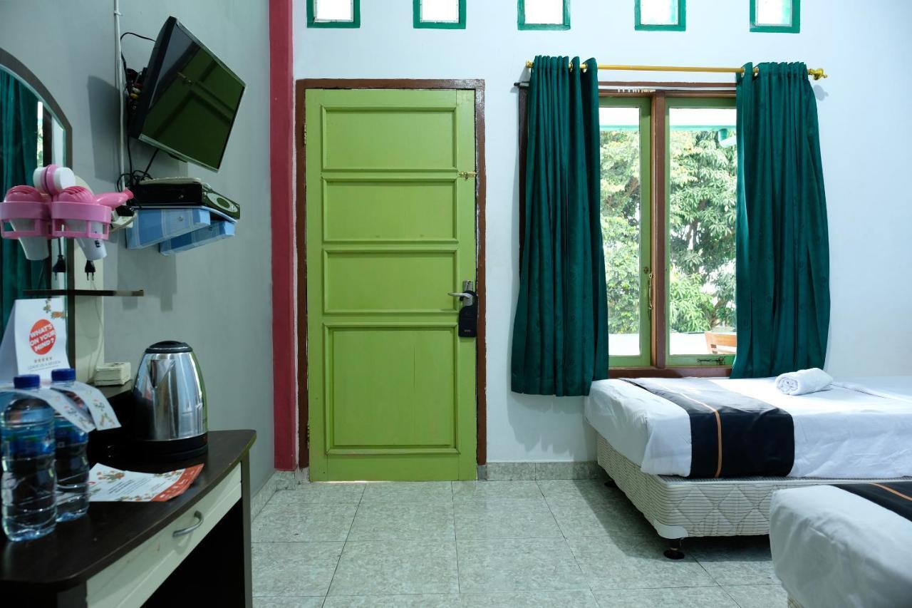 Oyo 2186 Esbe Hotel Syariah Tanjung Pandan Exterior foto