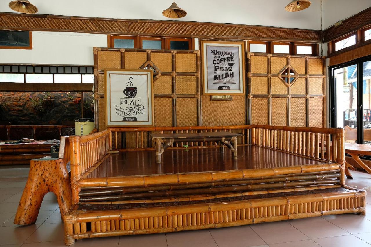 Oyo 2186 Esbe Hotel Syariah Tanjung Pandan Exterior foto